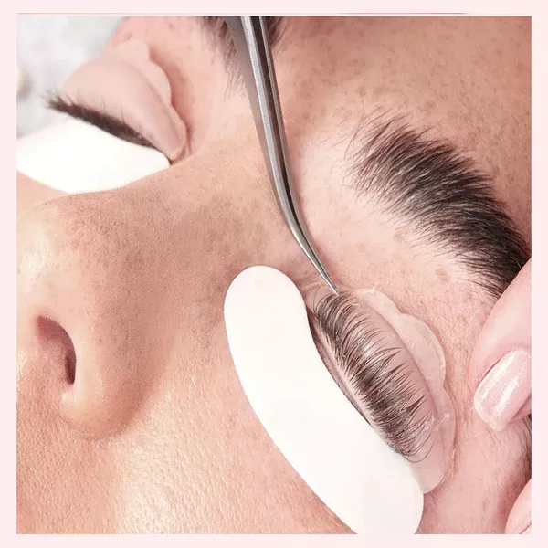 GladGirl Academy Instructor Training - LashLift Eyelash Perming