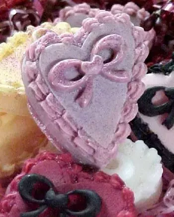 Heart and Bow Tarts 4 Cavity Silicone Mold 36