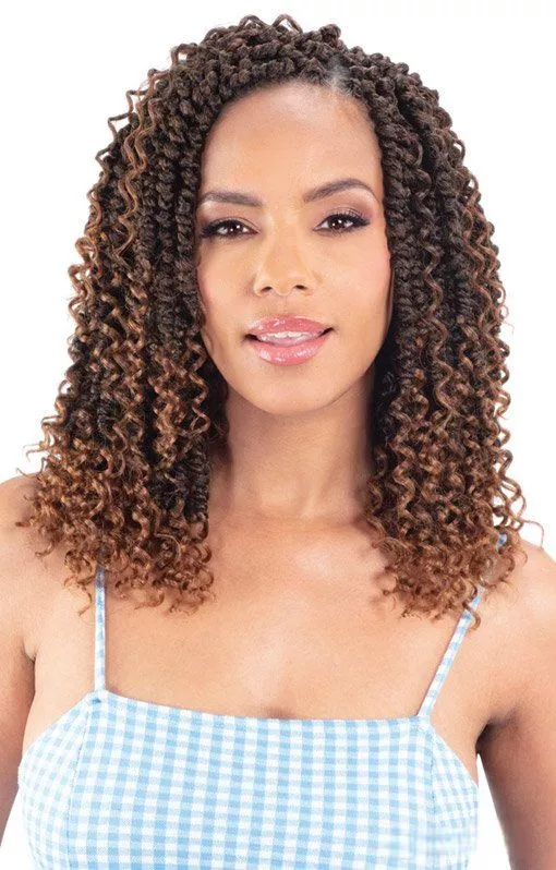MODEL MODEL 4X BOHO PASSION TWIST TIMELESS GLANCE BRAID