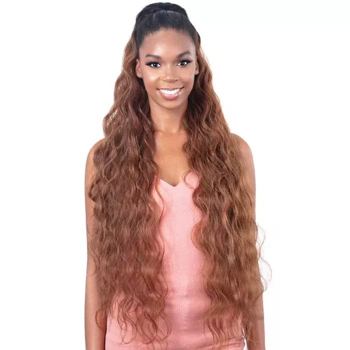 Model Model Gardenia Drawstring Ponytail - BEACHY WAVE 36