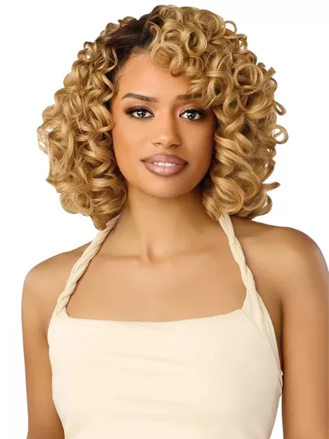 Outre Quick Weave DARLINA Half Wig