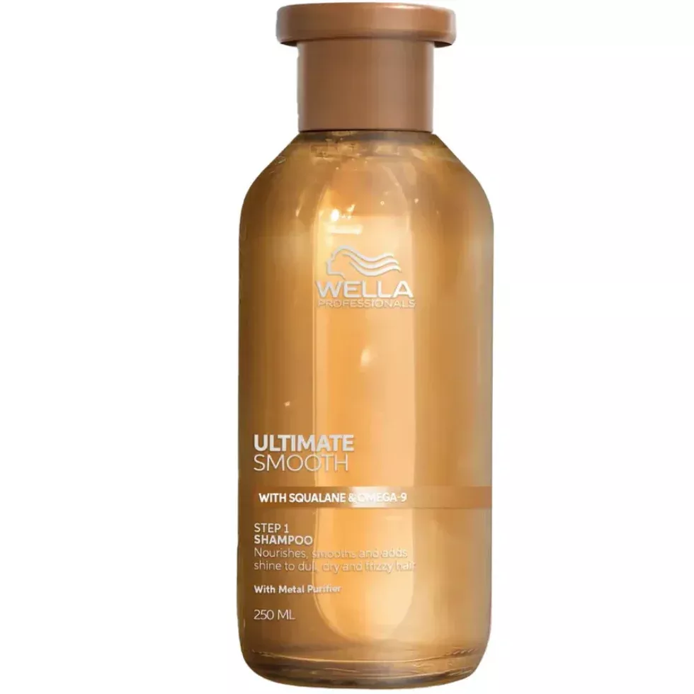 Wella Professionals Ultimate Smooth Shampoo 250ml | Frizz Control & Shine Care